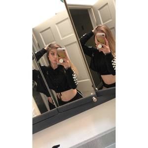 Meet your Posher, Isabelle